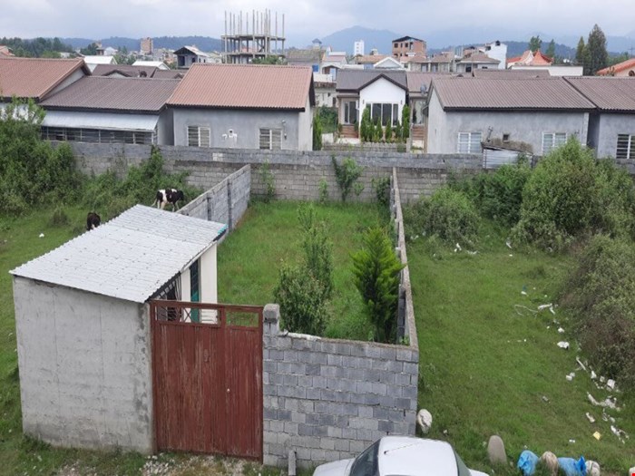 زمین 200 متر